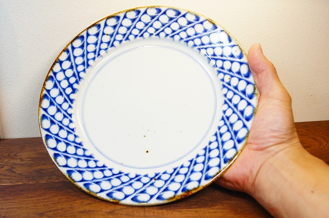 砥部焼 中田窯 8寸リム皿 （すずらん） | 内田屋通販