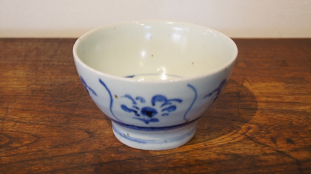 砥部焼　中田窯　　くらわんか茶碗　（なずな）   　