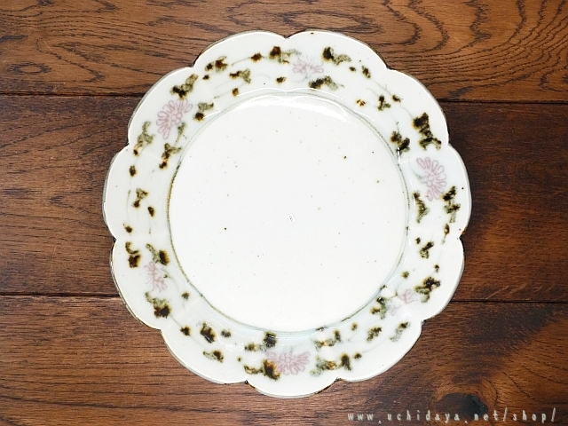 砥部焼　中田窯　６.５寸型打浅鉢　（花鉄唐草B）