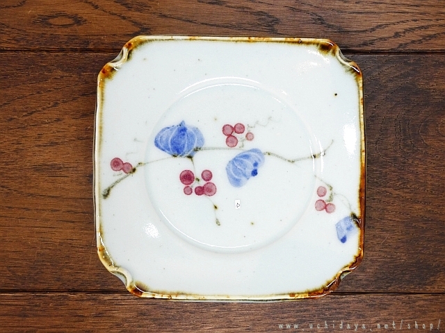 砥部焼　中田窯　　５寸隅切皿　（山帰来D） 　